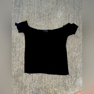 Brandy Melville off the shoulder shirt